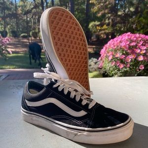OLD SKOOL VANS (excellent condition)